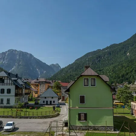 Lovely In The Julian Alps Apartman